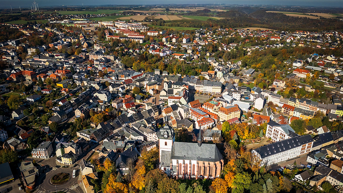 Luftaufnahme auf Stadtkirche und Stadt Mittweida